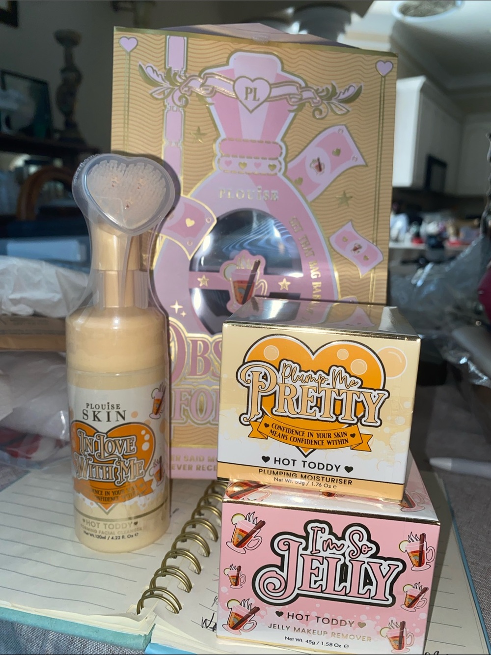Hot Toddy Plumping Moisturiser - Pink/Peach